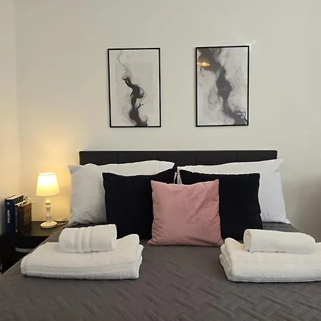 Elegant Flat In London Apartment